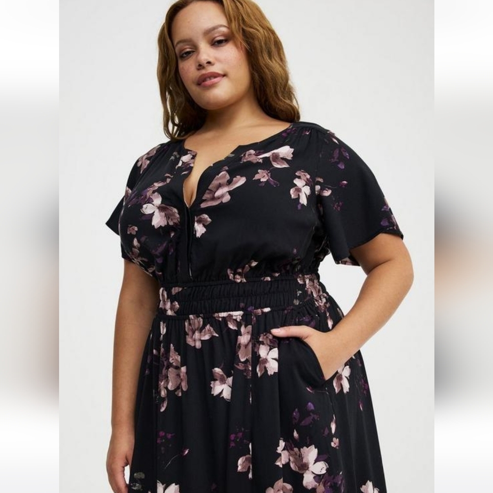 New Torrid 1X(14/16) Y-Neck Smocked Waist Flutter Sleeve Maxi Dress-Black Floral - Picture 5 of 9